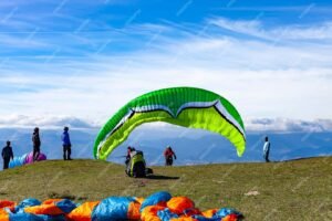 paragliding-mountains-marche-italy_93314-3031